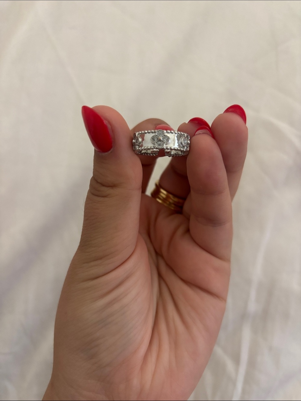 Clover ring